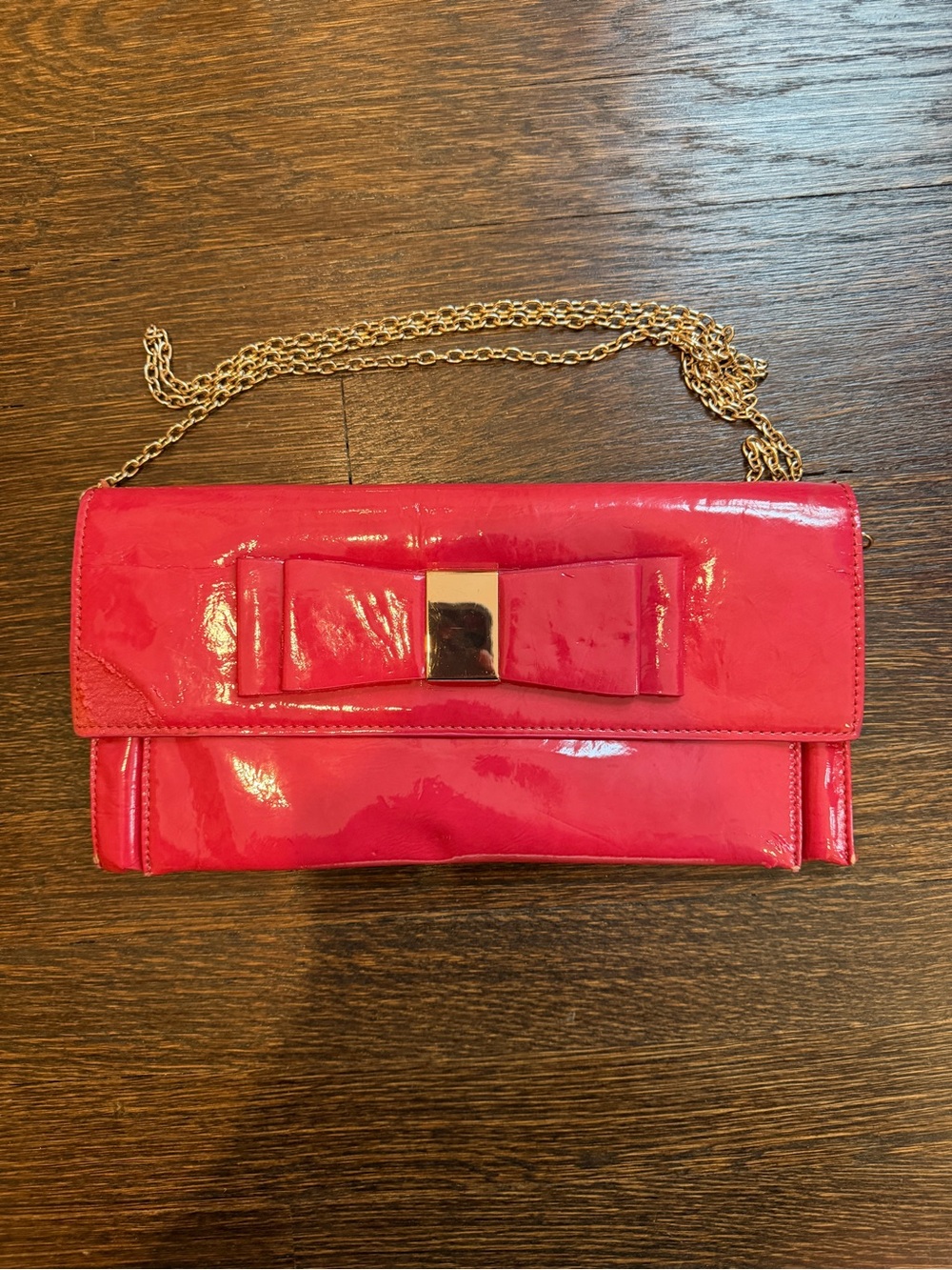 Melie Bianco Patent Bow Chain Clutch - Pink